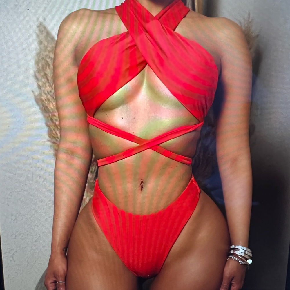 Fashion nova 2 piece bathing suit